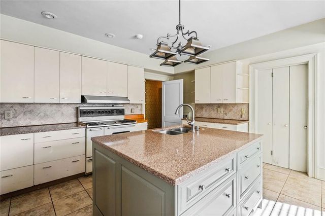 351 N Woodland SW Drive, Marietta, GA 30064