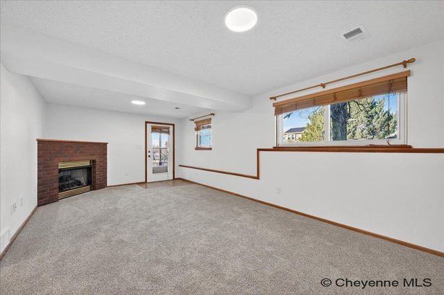 5163 NEWLAND AVE, Cheyenne, WY 82009