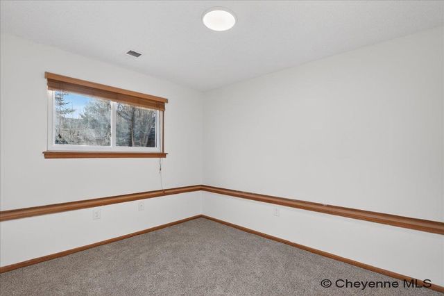 5163 NEWLAND AVE, Cheyenne, WY 82009