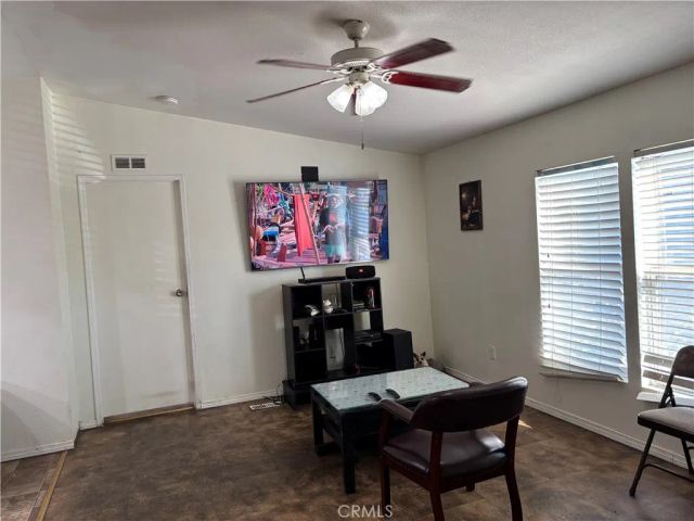 1826 W 19th 18, Highland, CA 92411
