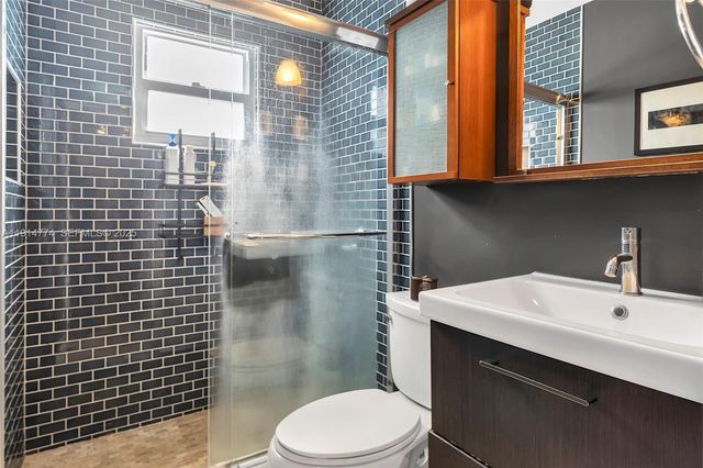 480 NE 110th St, Miami, FL 33161