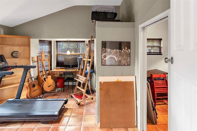 480 NE 110th St, Miami, FL 33161