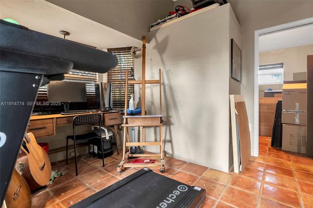 480 NE 110th St, Miami, FL 33161