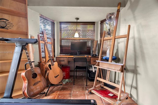 480 NE 110th St, Miami, FL 33161