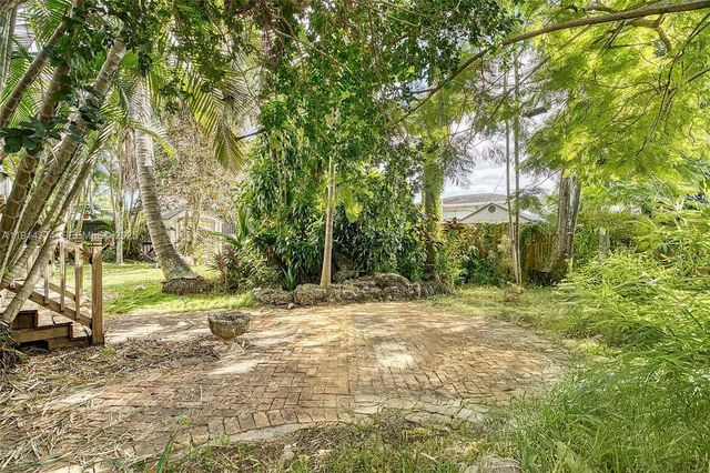 480 NE 110th St, Miami, FL 33161