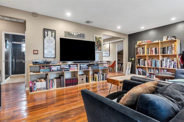 480 NE 110th St, Miami, FL 33161