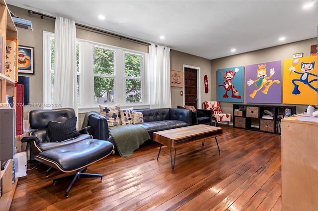 480 NE 110th St, Miami, FL 33161