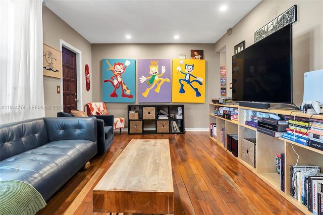 480 NE 110th St, Miami, FL 33161