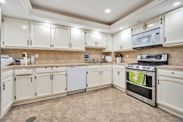 3200 Port Royale Drive N 902, Fort Lauderdale, FL 33308