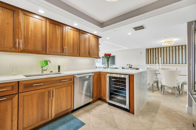 3200 Port Royale Drive N 902, Fort Lauderdale, FL 33308