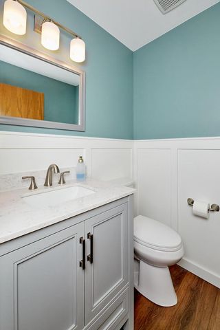 309 Stonebrook DRIVE, Waukesha, WI 53186