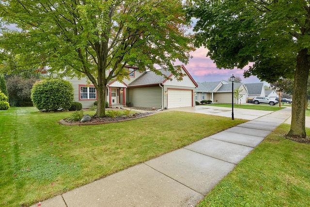 309 Stonebrook DRIVE, Waukesha, WI 53186