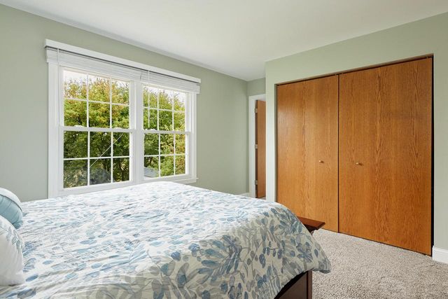 309 Stonebrook DRIVE, Waukesha, WI 53186