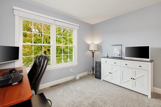 309 Stonebrook DRIVE, Waukesha, WI 53186