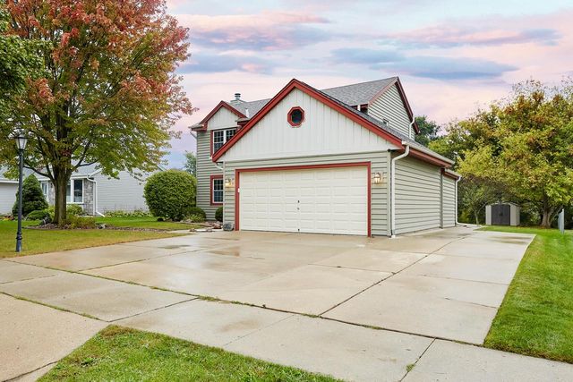 309 Stonebrook DRIVE, Waukesha, WI 53186