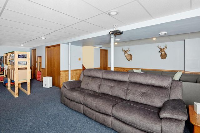 309 Stonebrook DRIVE, Waukesha, WI 53186