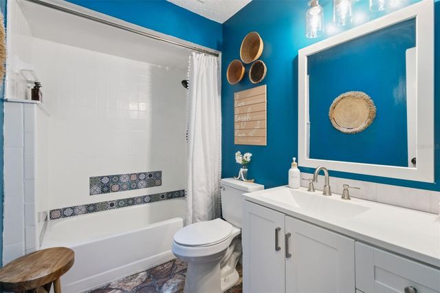 27627 LOIS DRIVE, Tavares, FL 32778