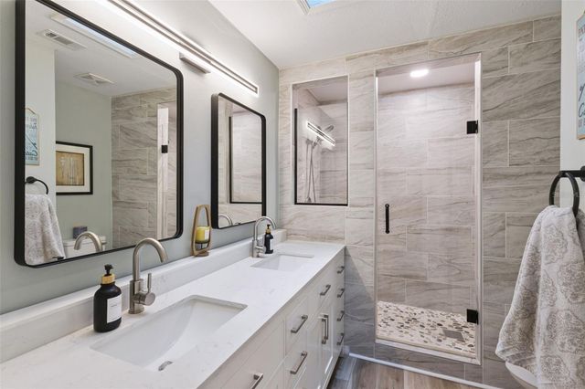 27627 LOIS DRIVE, Tavares, FL 32778