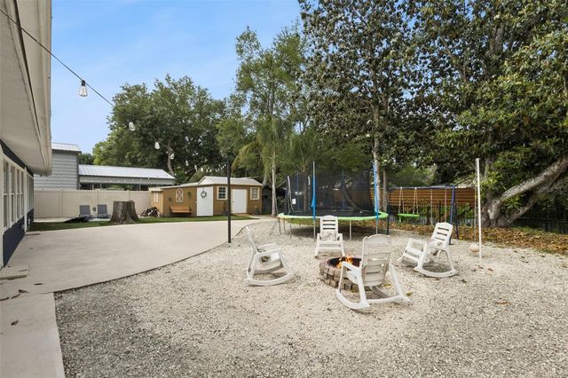 27627 LOIS DRIVE, Tavares, FL 32778