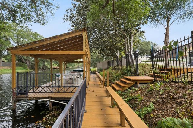 27627 LOIS DRIVE, Tavares, FL 32778