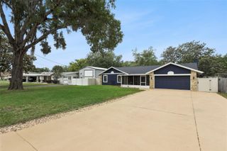 27627 LOIS DRIVE, Tavares, FL 32778