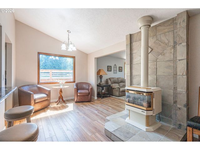 550 WORMWOOD St, Salem, OR 97306