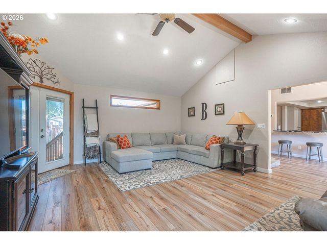 550 WORMWOOD St, Salem, OR 97306
