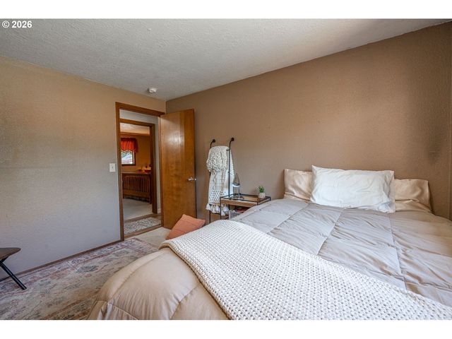 550 WORMWOOD St, Salem, OR 97306