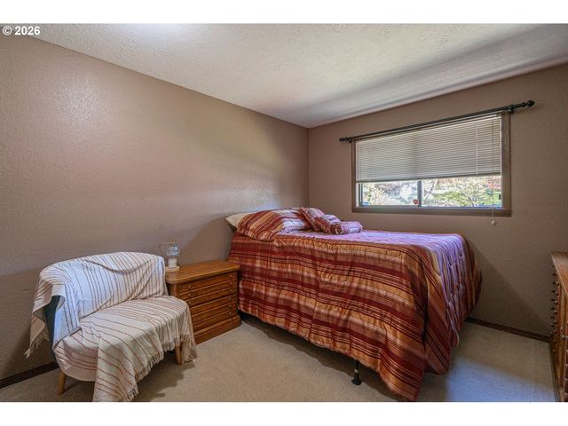 550 WORMWOOD St, Salem, OR 97306