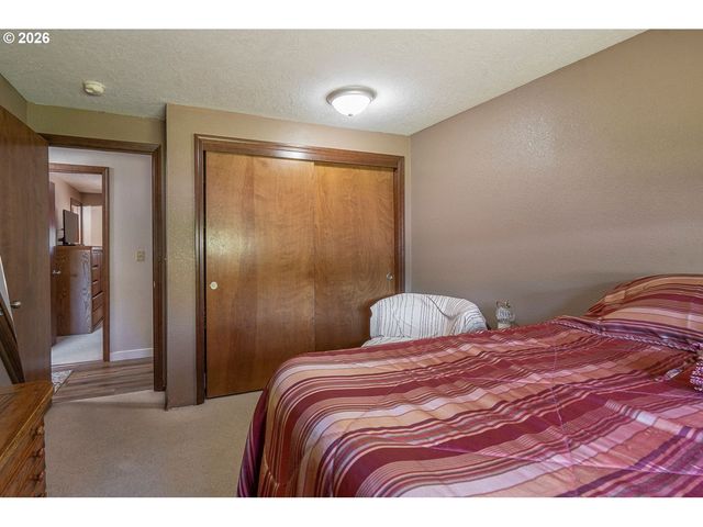 550 WORMWOOD St, Salem, OR 97306
