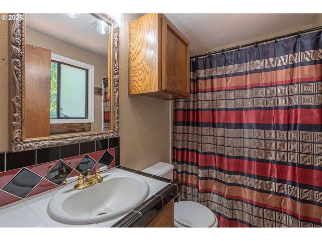 550 WORMWOOD St, Salem, OR 97306