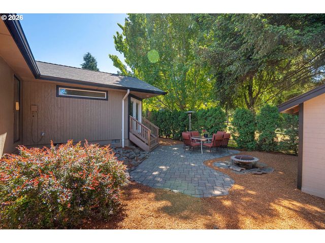 550 WORMWOOD St, Salem, OR 97306