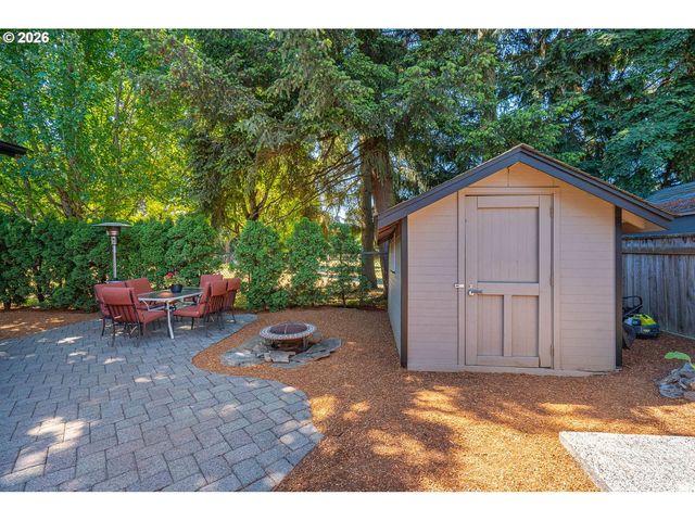 550 WORMWOOD St, Salem, OR 97306
