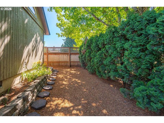 550 WORMWOOD St, Salem, OR 97306