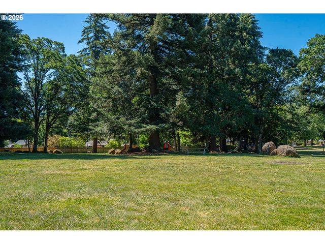 550 WORMWOOD St, Salem, OR 97306