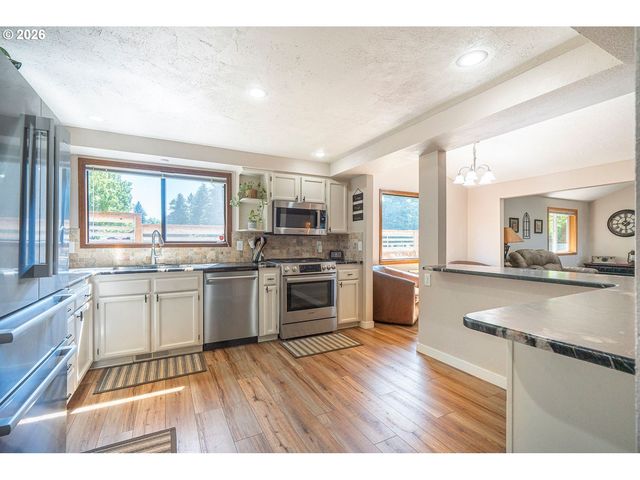 550 WORMWOOD St, Salem, OR 97306