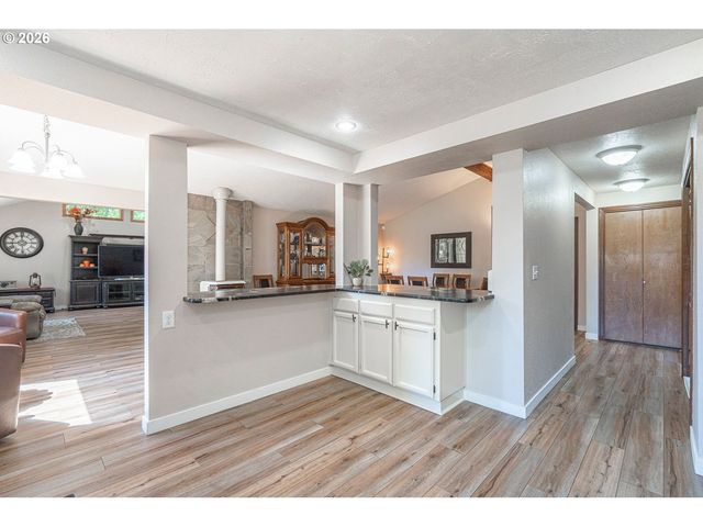 550 WORMWOOD St, Salem, OR 97306