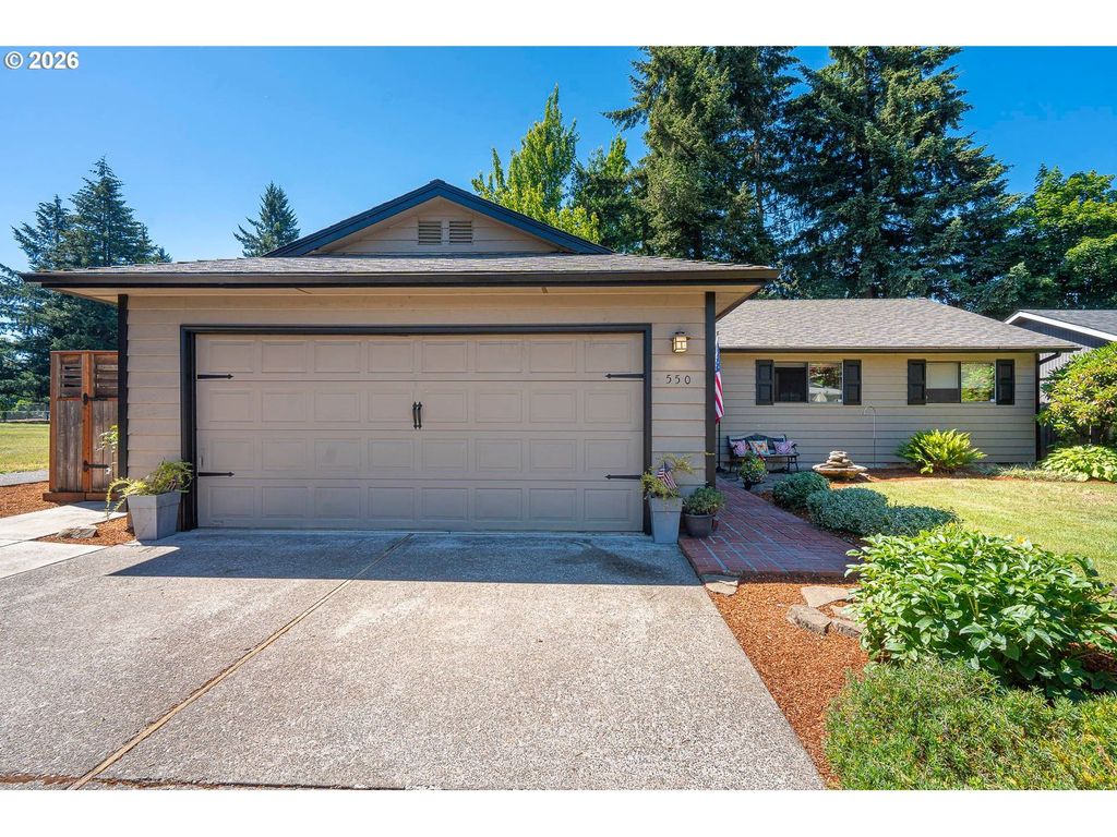 550 WORMWOOD St, Salem, OR 97306
