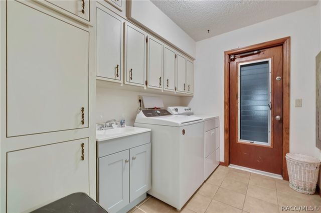 22 Wild Olive Court, Homosassa, FL 34446