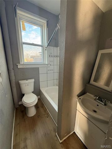 919 Bates Street, St Louis, MO 63111