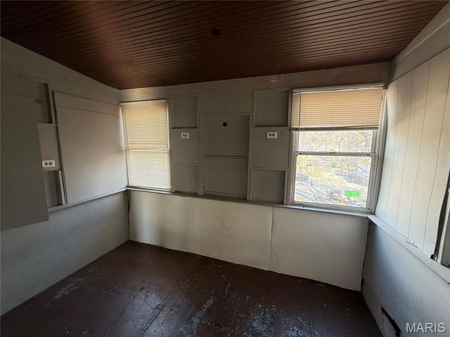 919 Bates Street, St Louis, MO 63111