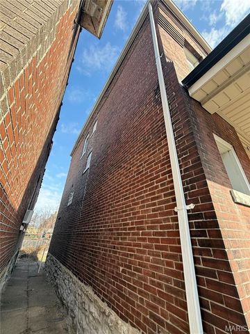 919 Bates Street, St Louis, MO 63111