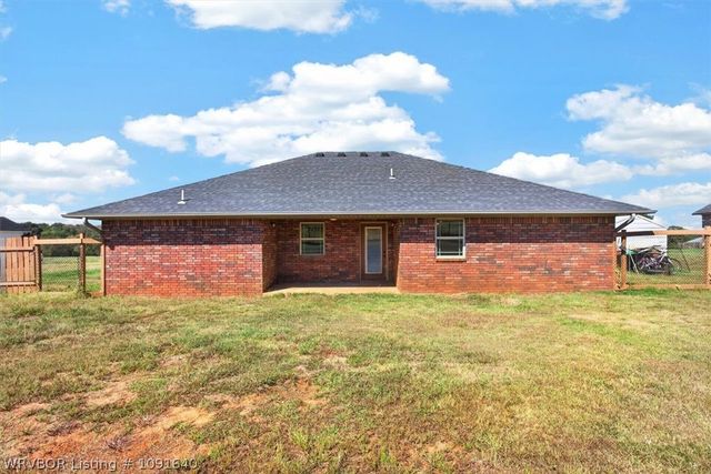 151 Hall Lane, Pocola, OK 74902
