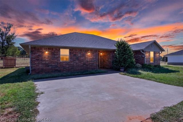 151 Hall Lane, Pocola, OK 74902