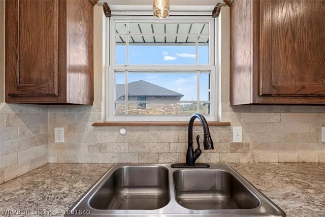 151 Hall Lane, Pocola, OK 74902