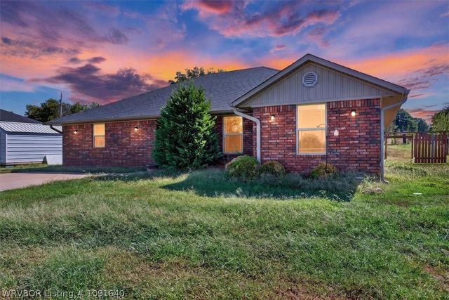 151 Hall Lane, Pocola, OK 74902