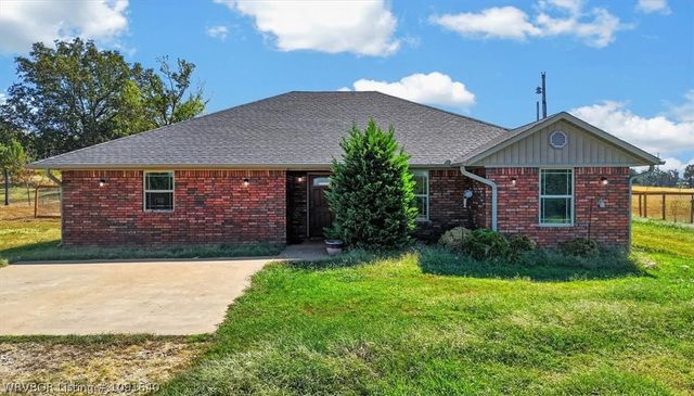 151 Hall Lane, Pocola, OK 74902
