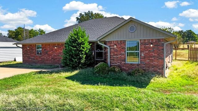151 Hall Lane, Pocola, OK 74902