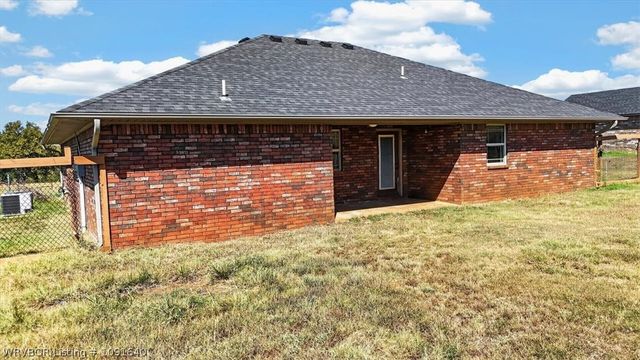 151 Hall Lane, Pocola, OK 74902