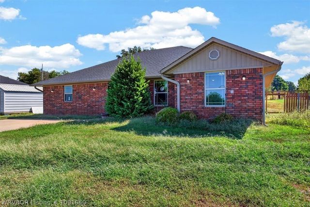 151 Hall Lane, Pocola, OK 74902